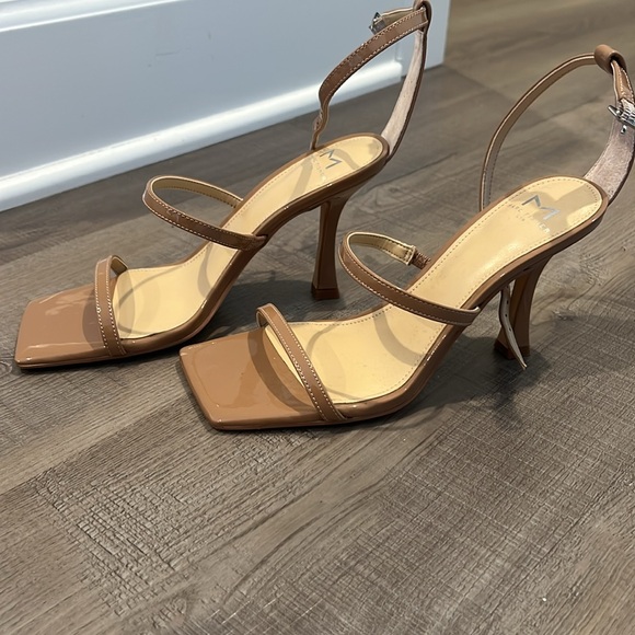 Marc Fisher leather heel. - Picture 2 of 4